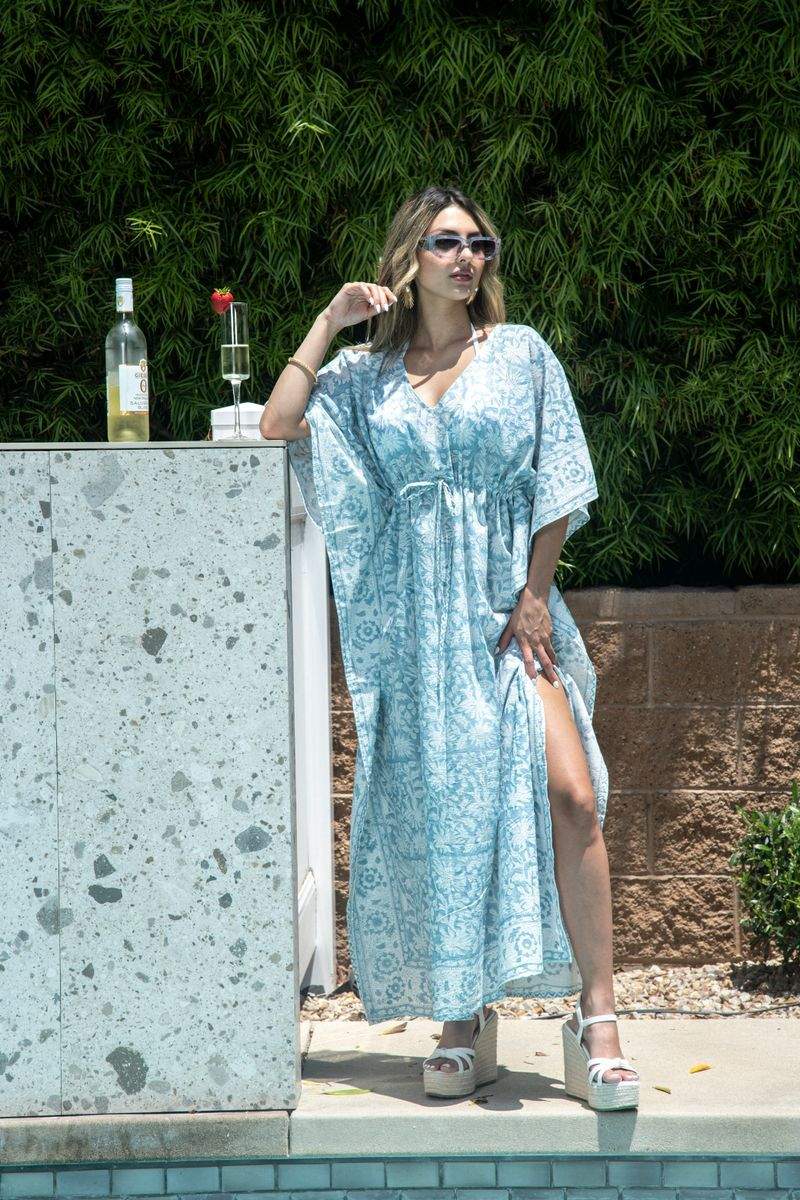 エレガンスドレス株式会社 - Image 1